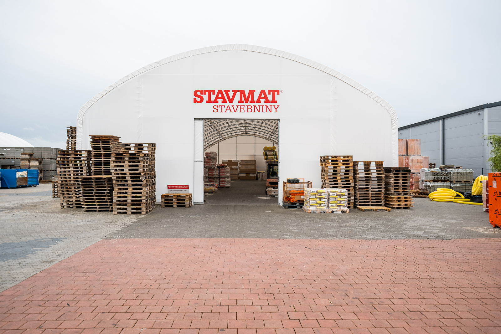 Plachtové haly šířky 15 m