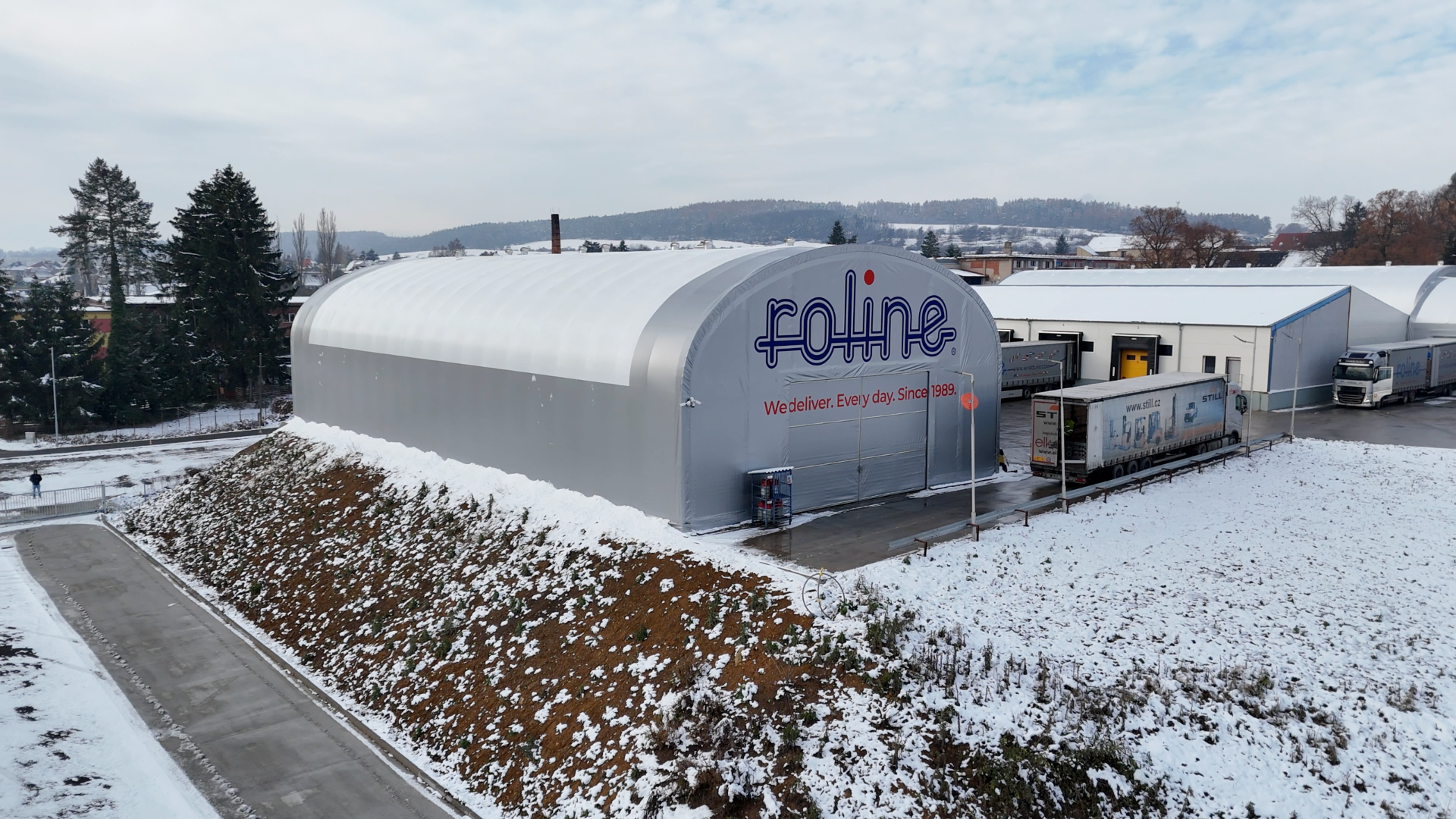 Plachtové haly šířky 18 m