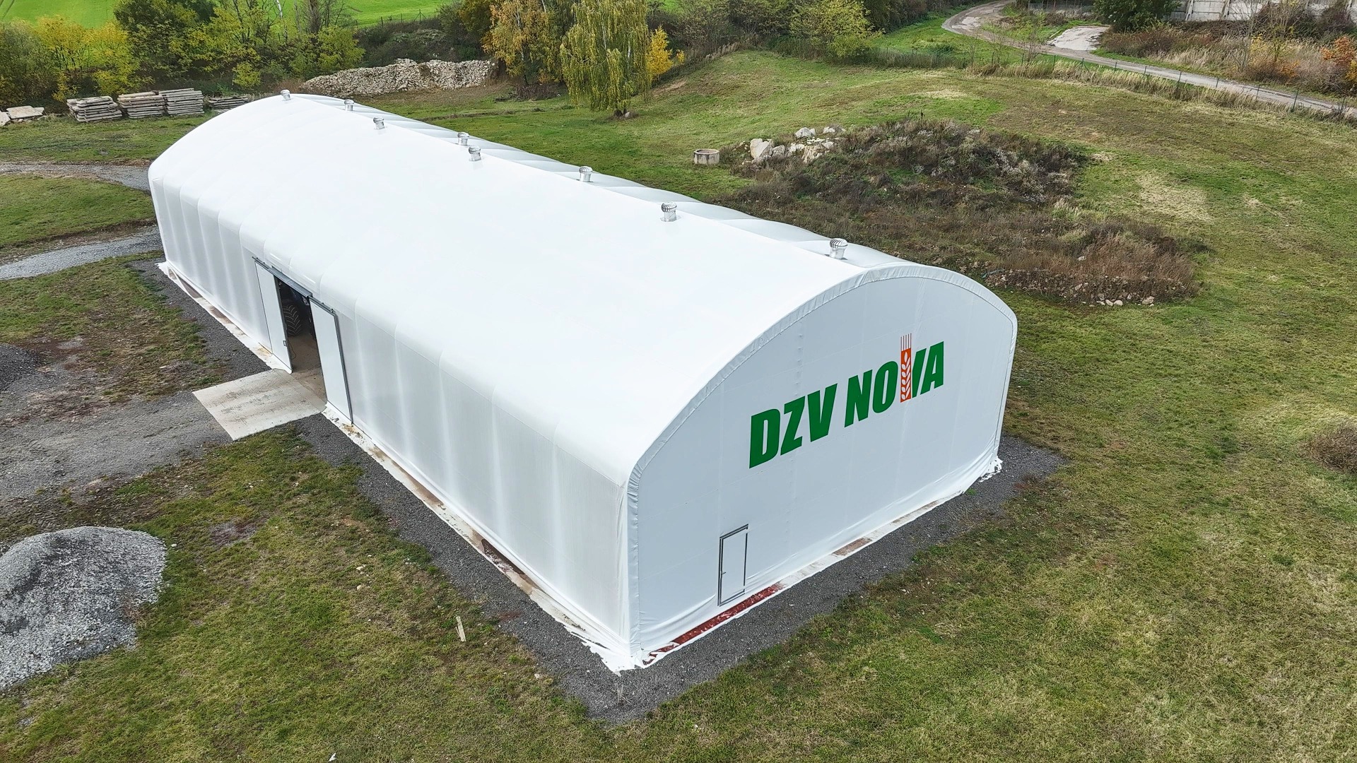 Oblouková hala šířky 15 m