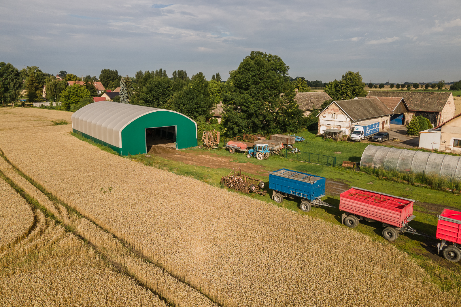 Oblouková hala šířky 15 m