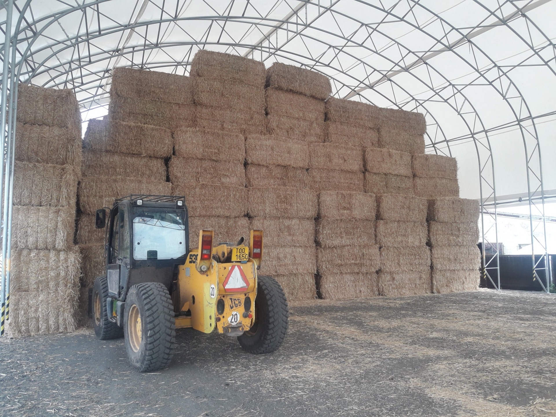 Oblouková hala šířky 18 m