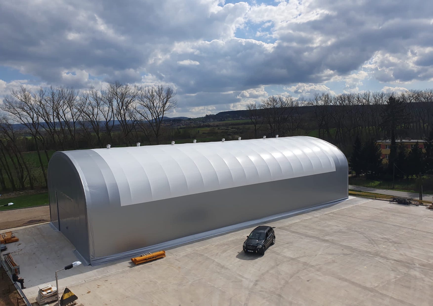 Oblouková hala šířky 20 m