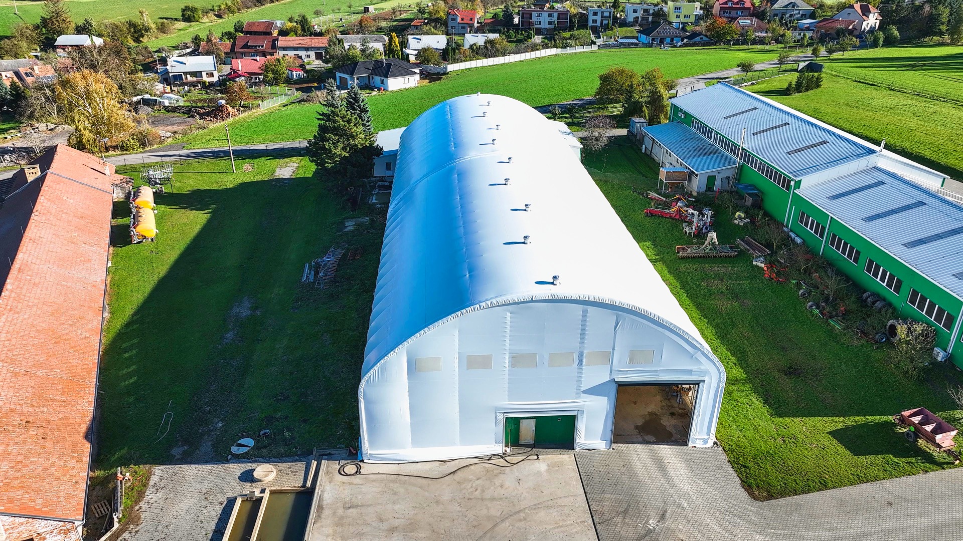 Plachtové haly šířky 20 m