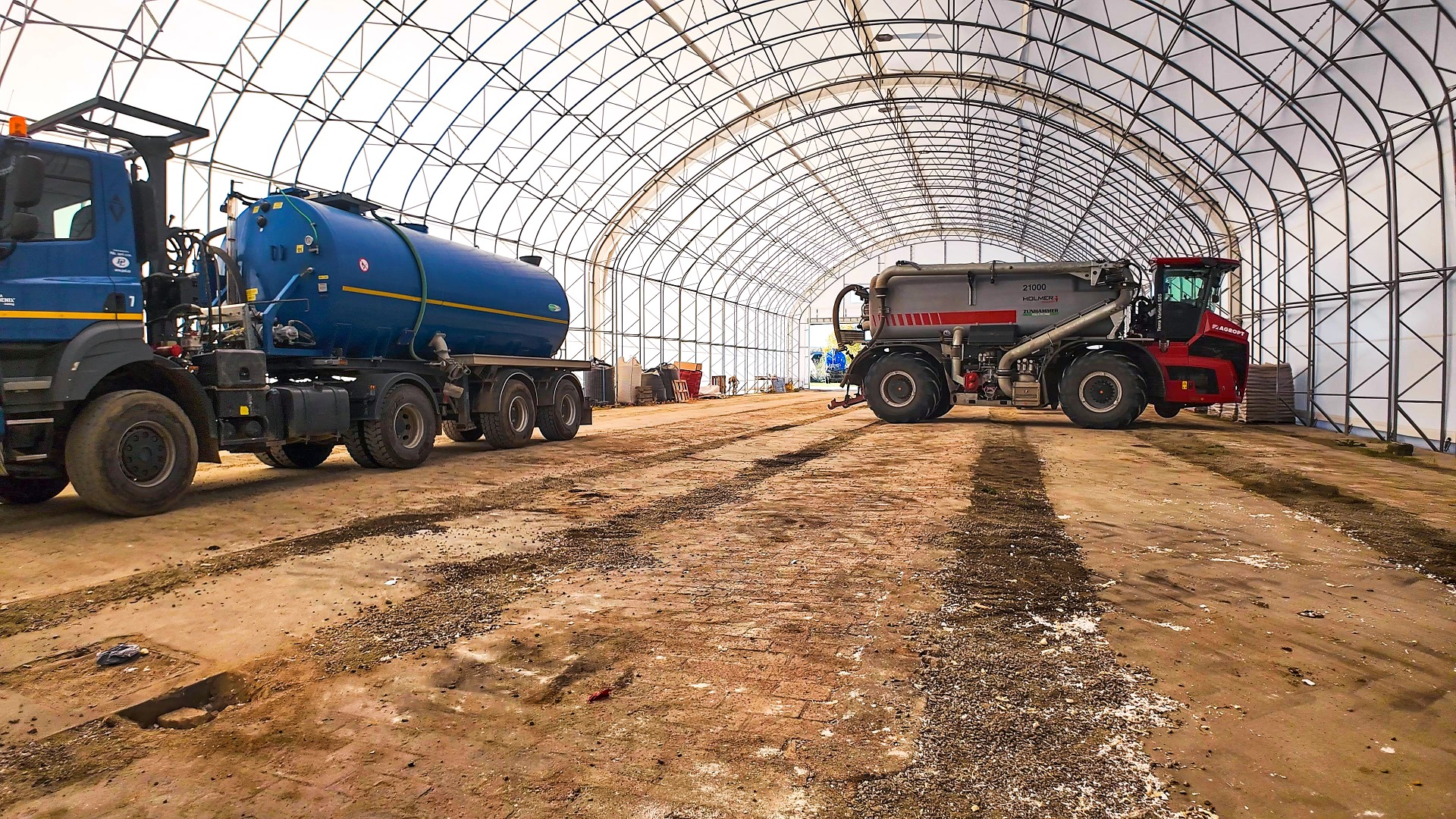 Oblouková hala šířky 18 m