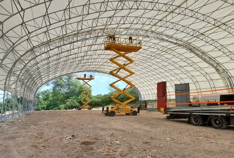 Plachtová hala šířky 30 m