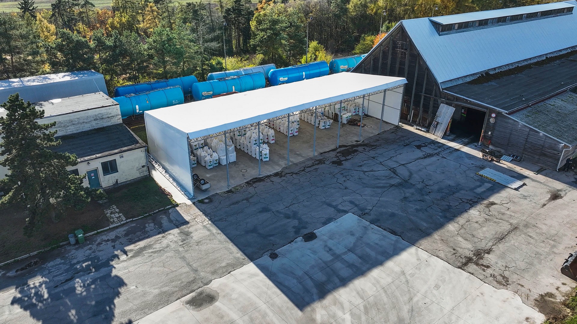 Haly s pultovou střechou