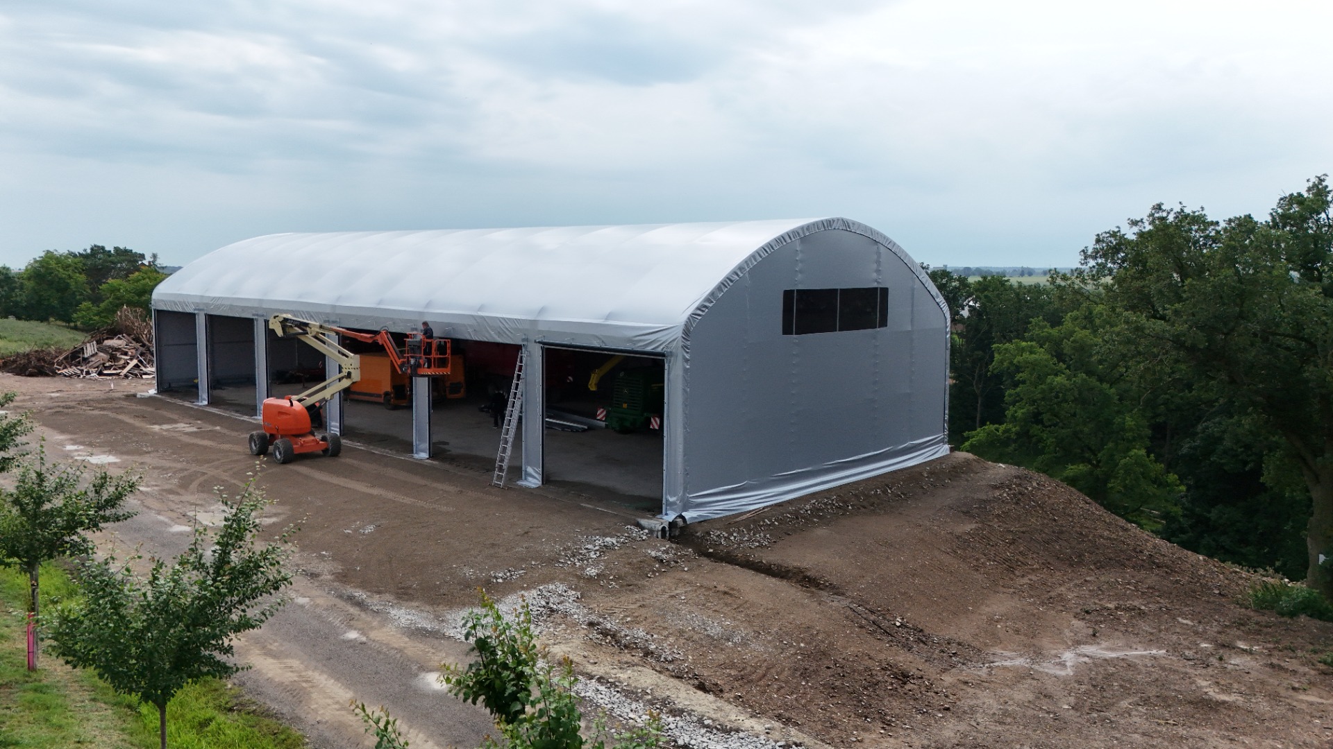 Atypické plachtové haly