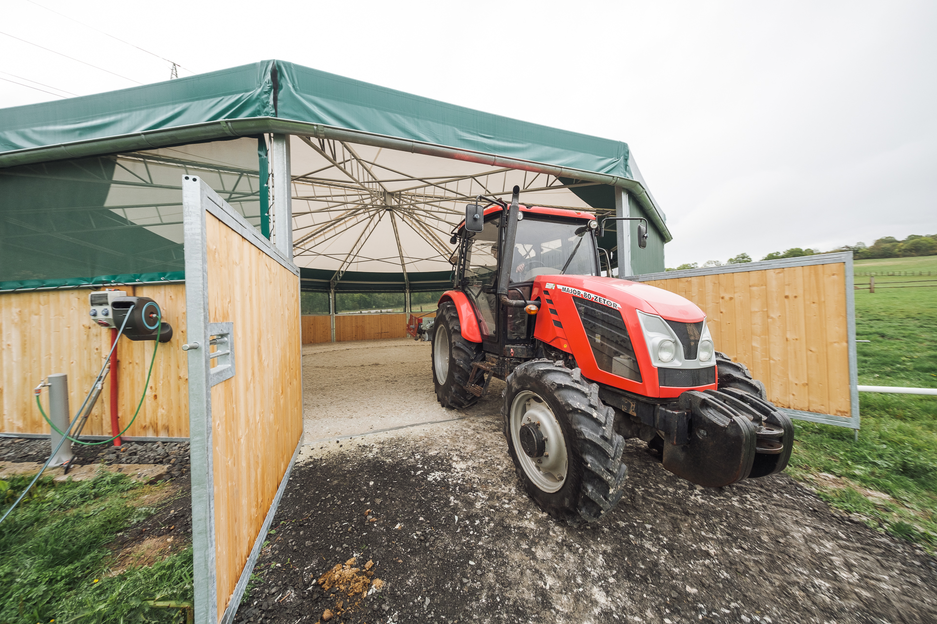 Plachtová kruhová jízdárna průměr 18 m