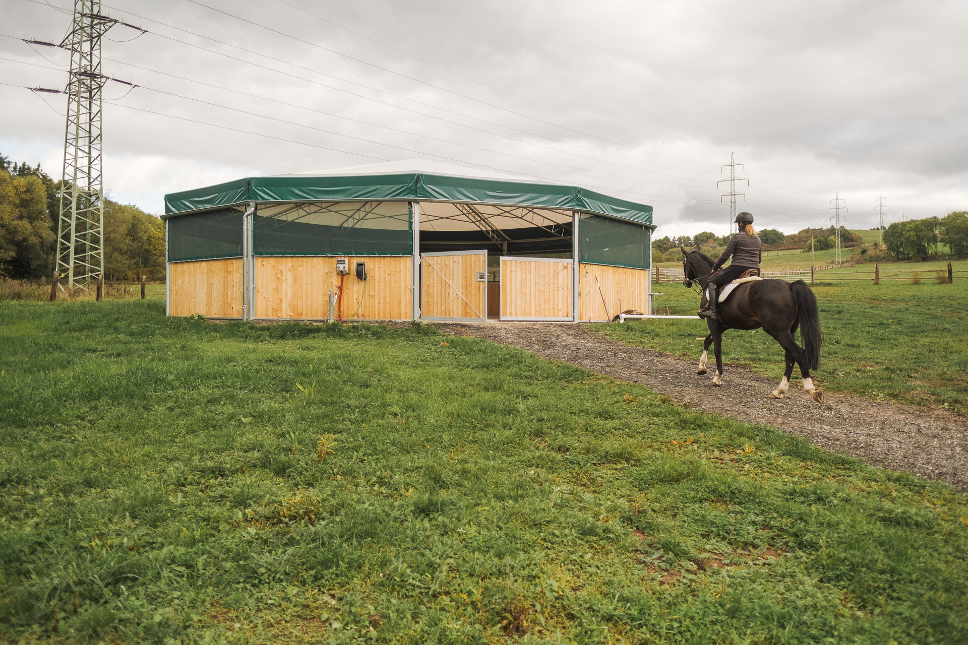 Plachtová kruhová jízdárna průměr 18 m