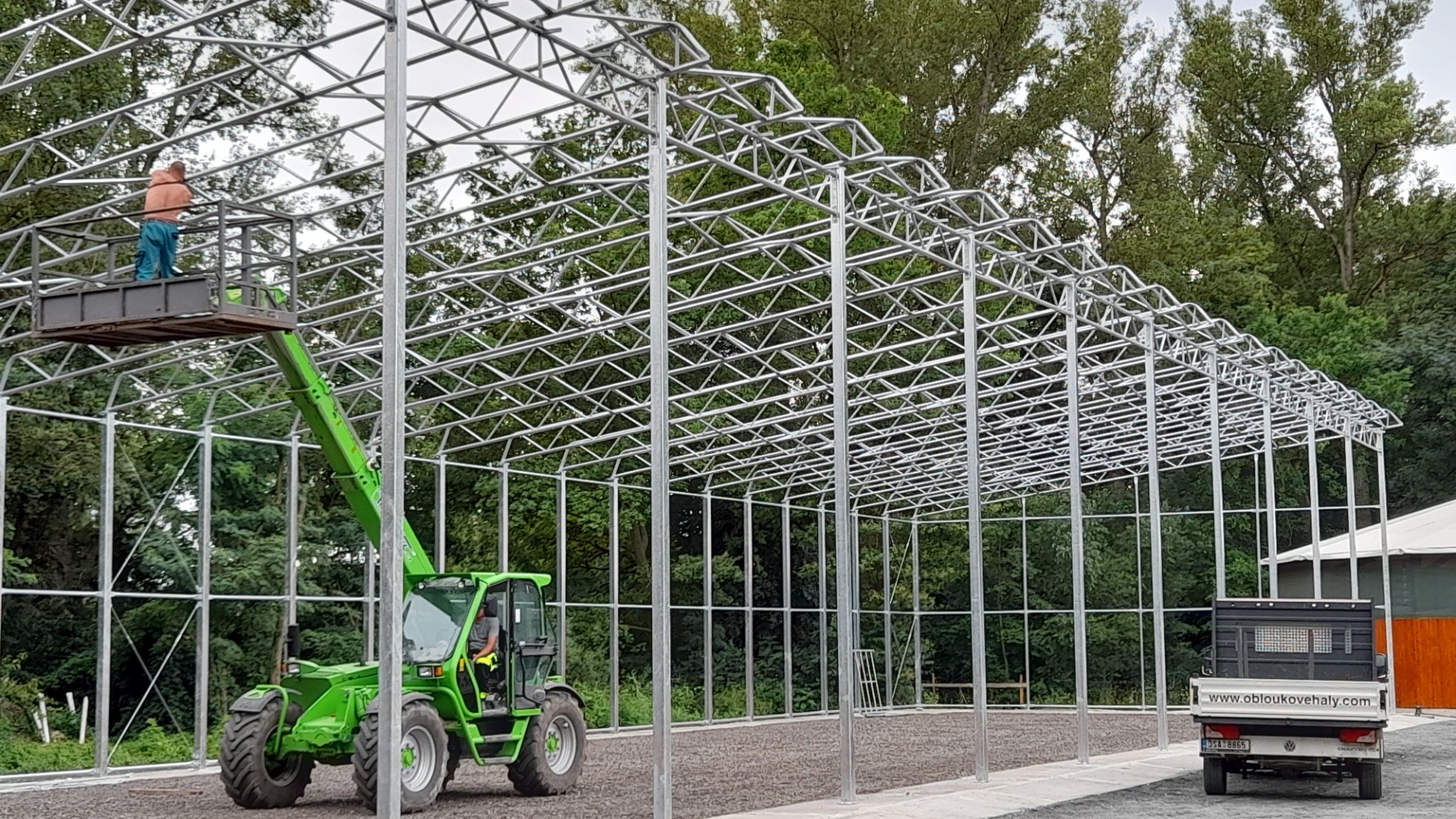 Plachtová hala s pultovou střechou - konstrukce