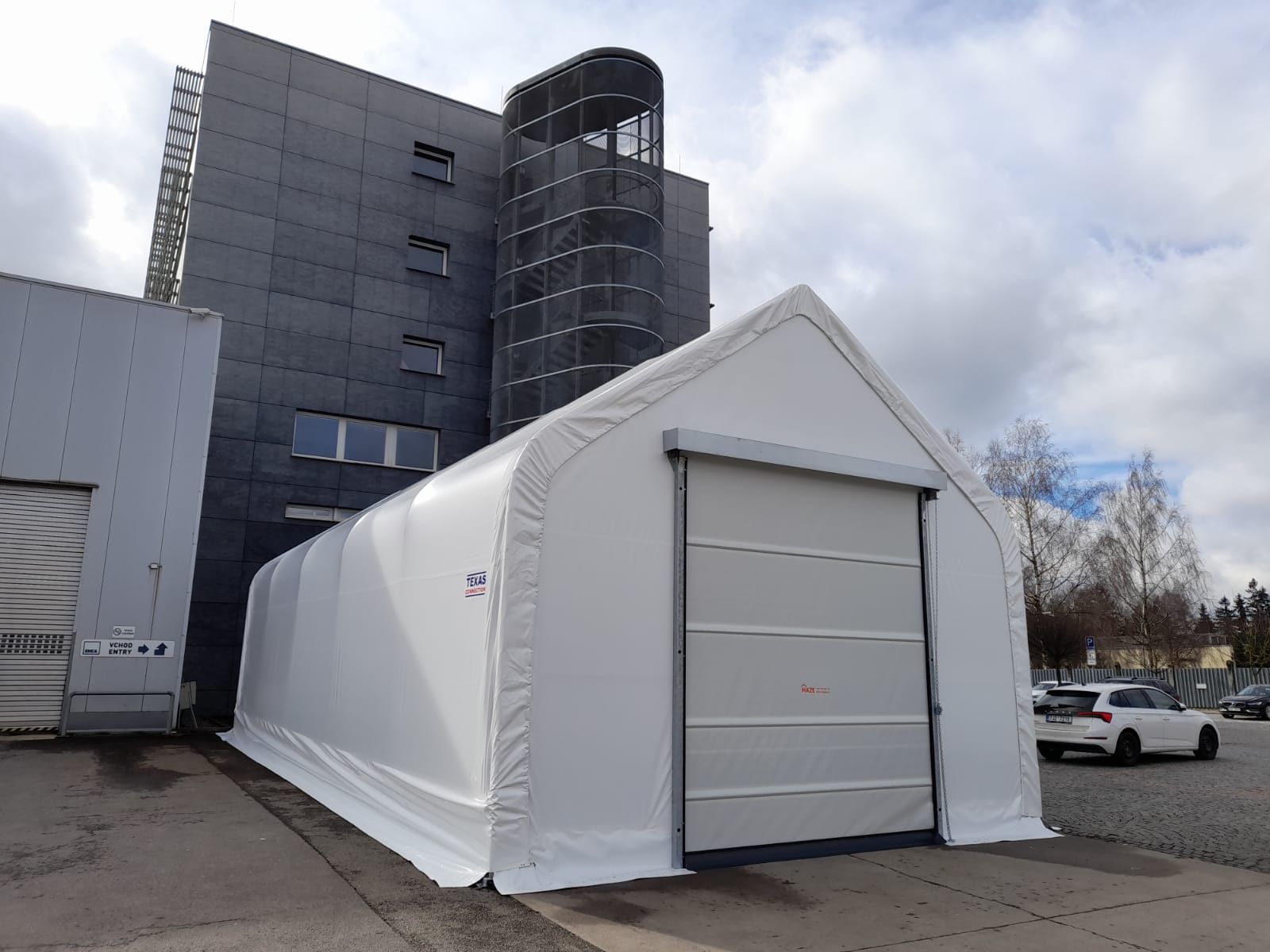 Plachtová hala šířky 6 m